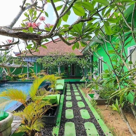 The Green Groves Hostel Lembongan Kültér fotó