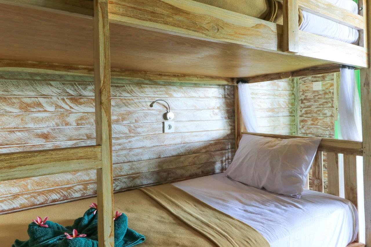 The Green Groves Hostel Lembongan Kültér fotó